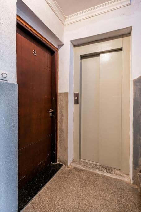 Apartment Center *